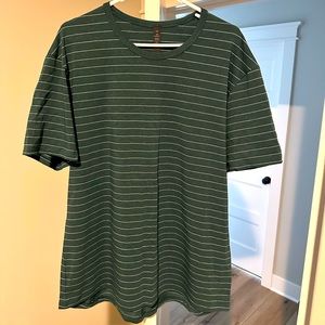 Men’s Lululemon soft T-Shirt. Green with white stripes XXL
